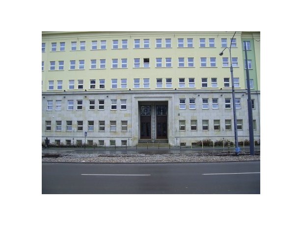 Widok z przodu, od strony wejścia  - Sądy w Łodzi