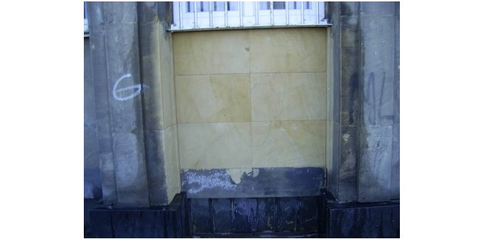 Czyszczenie piaskowca pomazanego graffiti