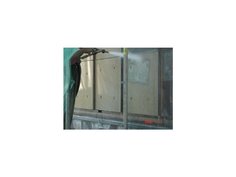 Prace usuwania graffiti